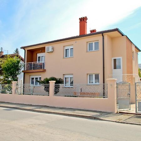 Apartment Kris Pula Exterior photo